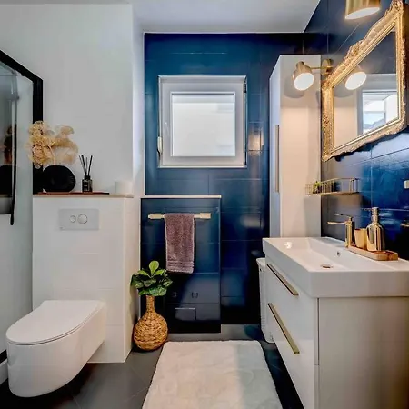 Spacious Lux شقة سبليت