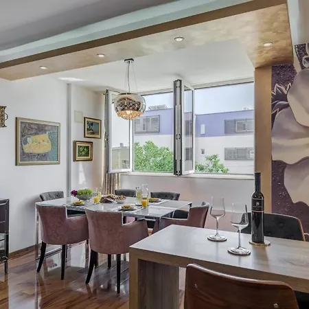 Spacious Lux * سبليت