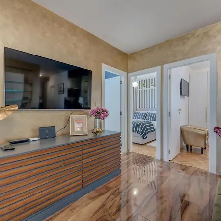 Spacious Lux Спліт